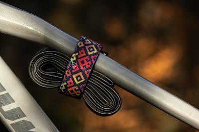 Granite Design Rockband+ frame carrier strap