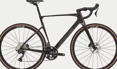 Ein Rad für den Renneinsatz und für Trainingseinheiten und Fahrten abseits befestigter Straßen. 