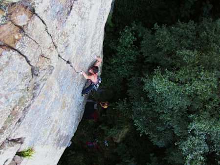 Franco Cookson climbing Psychosis (E4 6a)