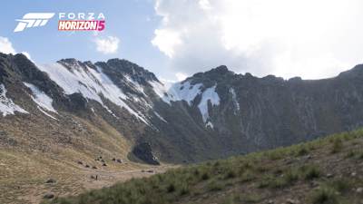 Captura de pantalla de Forza Horizon 5 que muestra el entorno del volcán Gran Caldera.