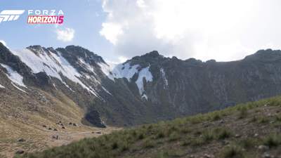 Screenshot aus Forza Horizon 5 zeigt die Umgebung des Gran Caldera Vulkans.