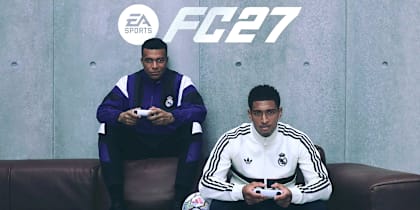 Kylian Mbappé et Jude Bellingham jouent à EA FC 27, manette en main.