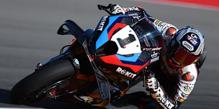 Toprak Razgatlıoğlu leans into a corner during the WorldSBK race in Jerez, Spain on October 19, 2025.