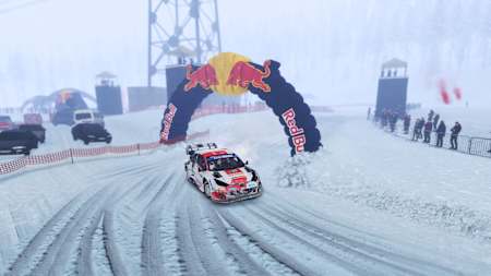 雪と氷の中を走るラリー・スウェーデン