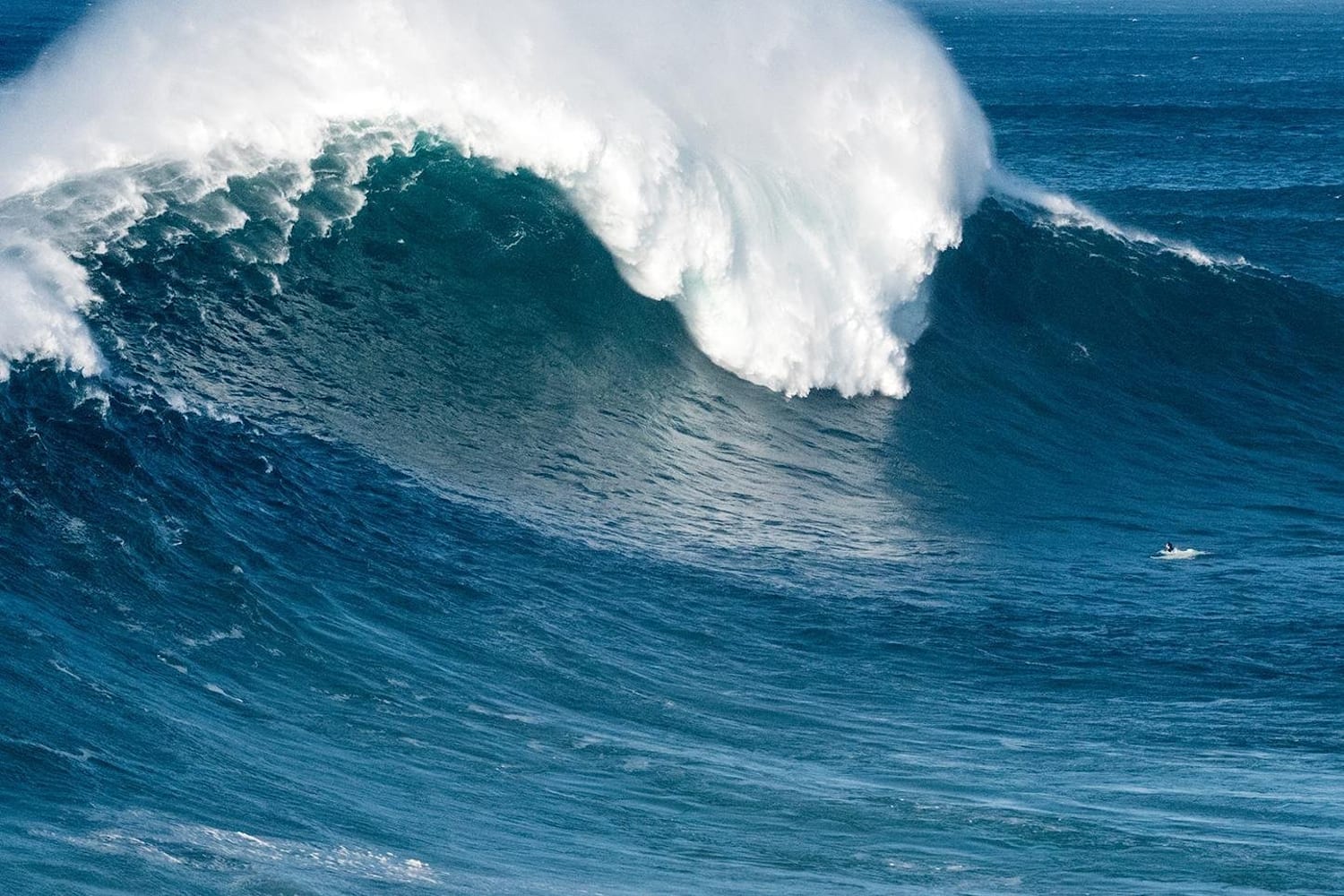 ¿Qué hay detrás de las olas gigantes de Nazaré?