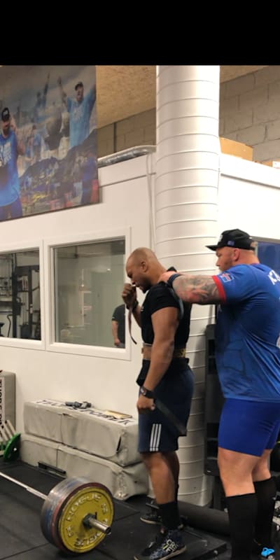 Julian training with Hafthór Björnsson – The Mountain from Game of Thrones