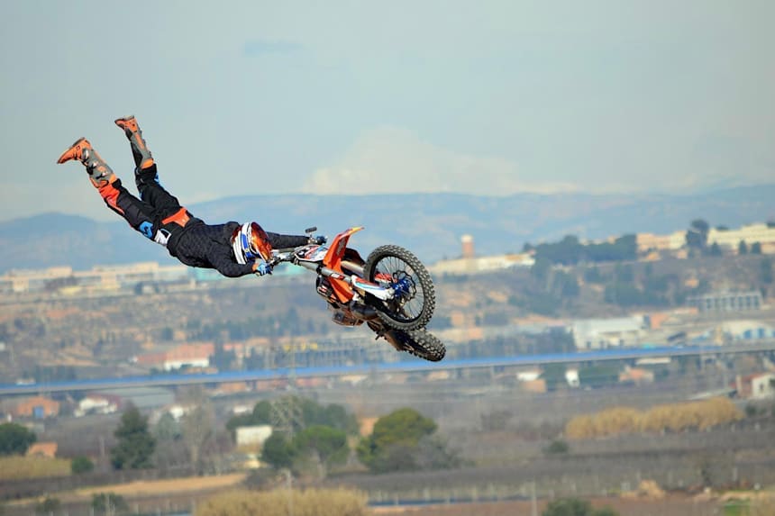 Fmx トリック大辞典 フリースタイルモトクロス レッドブル