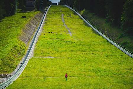Cesta hore je dlhá a bolestivá