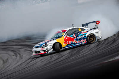 В меню запах жженой резины от Романа Тиводара