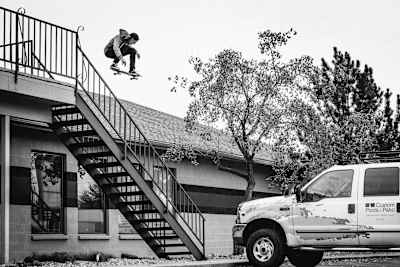 Jaws pose un Ollie en skateboard. Voici tout ce qu'il faut savoir sur la figure du Ollie en skate.