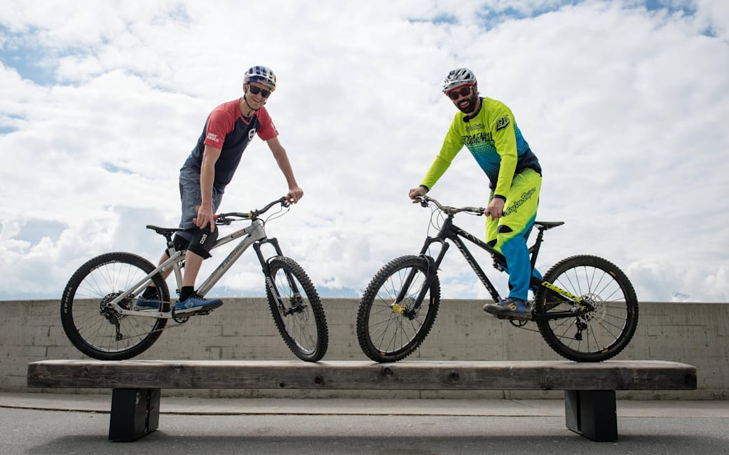 Track stand cycling online