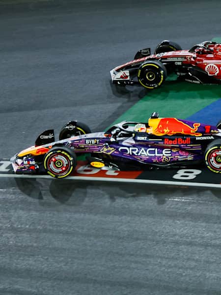 Verstappen takes the lead of the 2023 Las Vegas Grand Prix.