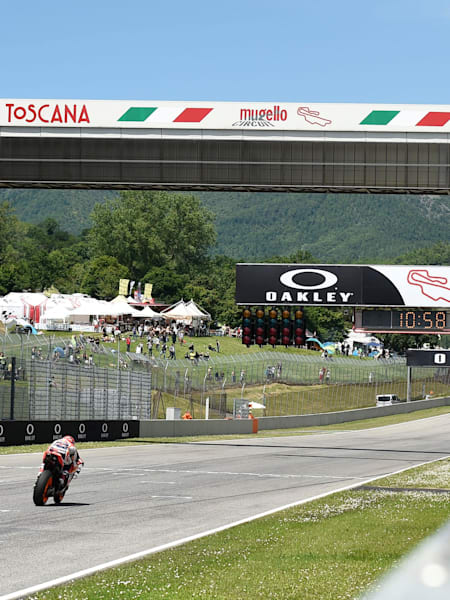 Marc Márquez racing on the track at the 2019 Italian MotoGP™.