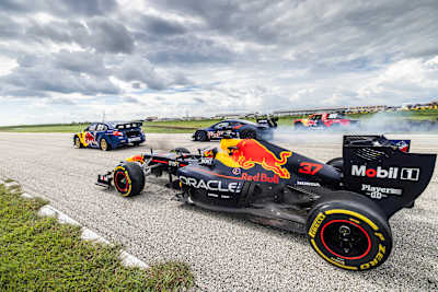 The drivers rejoin the track in the Ultimate Race in Houston, Texas, United States on September 5, 2024.