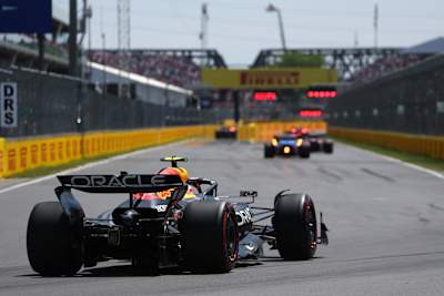 Yuki Tsunoda al volante del Oracle Red Bull Racing RB21 (22) durante la última práctica del Gran Premio de Canadá de F1 en el Circuito Gilles-Villeneuve el 14 de junio de 2025 en Montreal, Quebec.