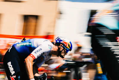 Nico Denz del team Red Bull – BORA – hansgrohe sfreccia nella quarta tappa del 113° Tour de France da Carcassonne a Foix, in Francia, il 7 luglio 2026.