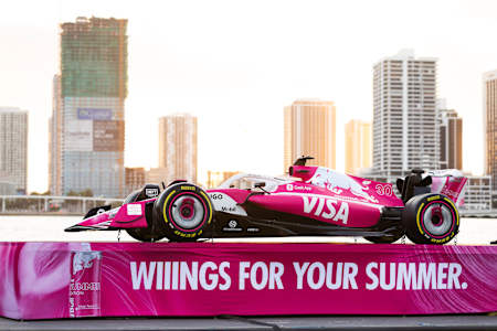 Visa Cash App Racing Bulls'un Miami'ye özel pembe tasarımı tanıtıldı