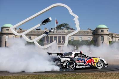 Mad Mike Whiddett brings the noise at the wheel of his HUMBUL Mazda RX-7