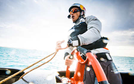 Jimmy Spithill a bordo del OTUSA 17 en Hamilton, Bermudas.