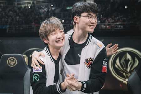 A picture of Peanut and Faker after winning MSI