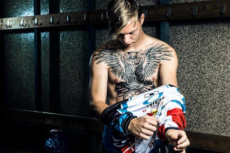 Da Chris blev 18, fik han motivet som tatovering