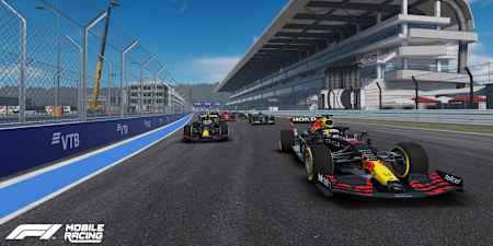 Screenshot aus F1 Mobile Racing zeigt die beiden Red Bull Boliden in Führung