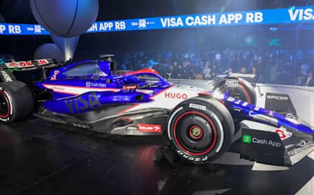 A equipe de F1 Visa Cash App RB apresentou seu novo monoposto de 2024 em Los Angeles. 