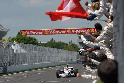 Robert Kubica triumfujący w Kanadzie
