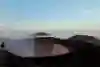 ベンボウ火山に朝が訪れる