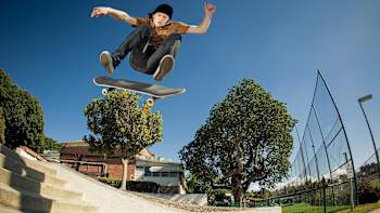 Simon Stricker nollie heelflip