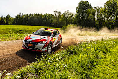 Hansen restarted to win ERC4 on home soil