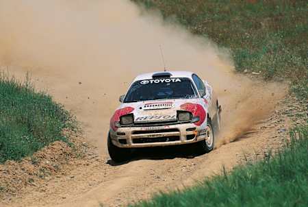 Triple abandono en Grecia para Toyota