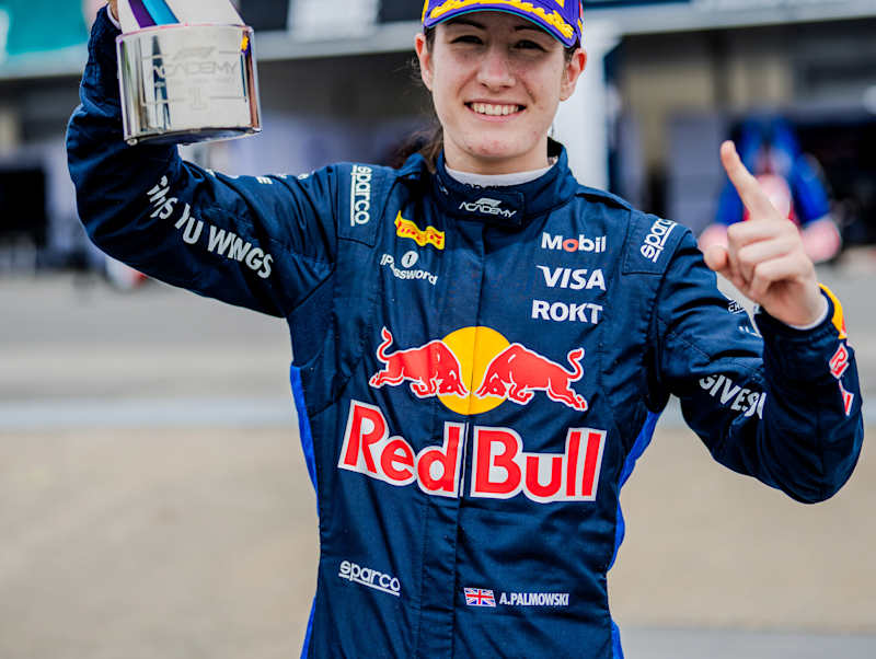 New Oracle Red Bull Racing Sparco team kit