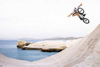 BMX tour με τον Πάνο Μανάρα στο Αιγαίο