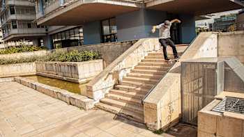 Adrien Bulard, Frontside 5-0 à Bordeaux, en France