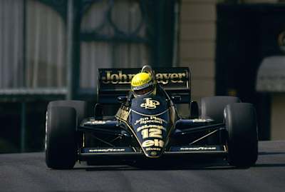 La couleur de la livrée de la monoplace Lotus 98T lui vaut une place dans l'histoire de la F1. 