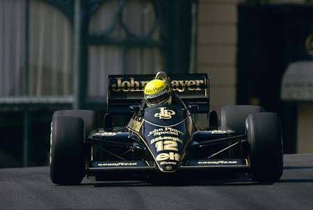 La couleur de la livrée de la monoplace Lotus 98T lui vaut une place dans l'histoire de la F1. 