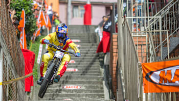 Marcelo Gutierrez races down the Urbano de Manizales track in January 2017