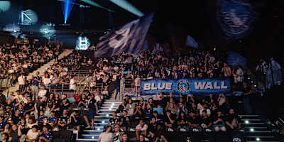 Les supporters de la Karmine Corp étaient présents lors de leur premier match dans les Arènes d'Évry-Courcouronnes.