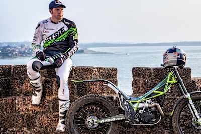 Dougie Lampkin and his unique Vertigo bike in Goa