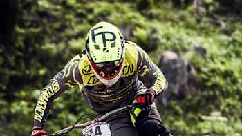 AP-1UYEXNC1H1W11-featureMedia