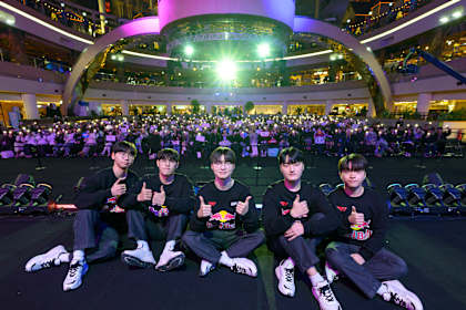 Faker et les joueurs de T1 se préparent à disputer les Worlds 2026 de League of Legends.