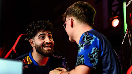 RBLZ_Umut und RBLZ_LevyFinn freuen sich beim VBL Club Championship Finale über ein Tor.