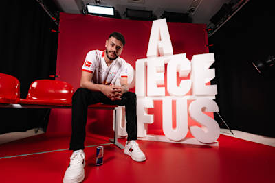 Neuzugang Rômulo bei seiner Präsentation mit der "A Piece of us"-Kampagne bei RB Leipzig.