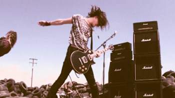 AP-1M6B6GH892111-featureMedia