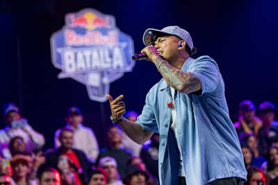 El 2 de octubre de 2025, Valles T en Red Bull Batalla de Bogotá (Colombia), con energía dinámica de estilo libre y arte urbano