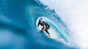 Molly Picklum of Australia surfs in Heat 2 of the semi-finals at the Lexus Pipe Pro on February 8, 2025, at Oʻahu, Hawaii