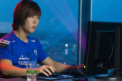StarCraft 2 : HerO sous ses anciennes couleurs de Team Liquid.