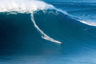 Sebastian Steudtner sulle piste blu di Nazaré
