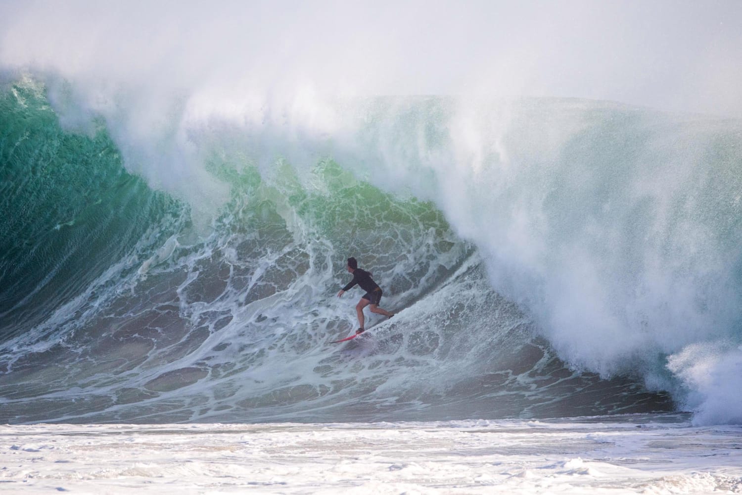 Gold Coast cyclone swell surfing: Watch Fanning and Co